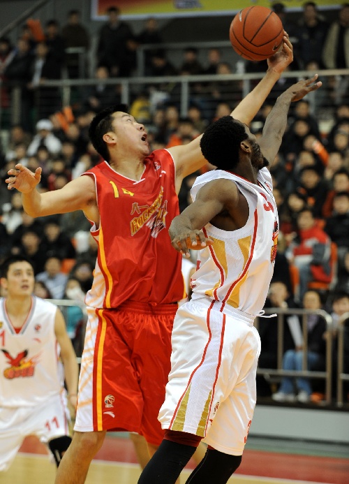 完美体育赛事官方-青岛双星队连胜而止，无缘争夺冠军的简单介绍